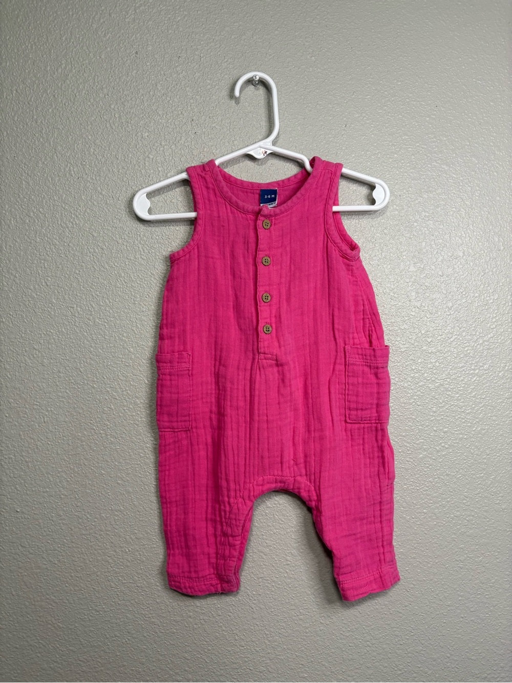 Old Navy Muslin Cotton Henley Romper – Hot Pink – 3-6 Months